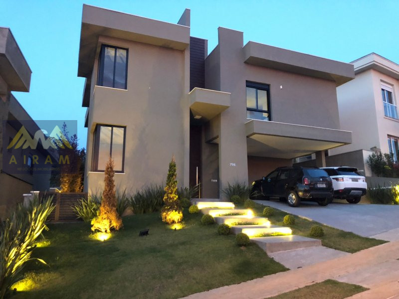 Casa à venda  no Tamboré - Santana de Parnaíba, SP. Imóveis